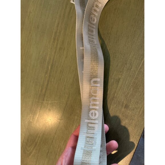 Lululemon Everywhere Belt Bag Light Cream Nylon Adjustable Strap - Picture 5 of 9